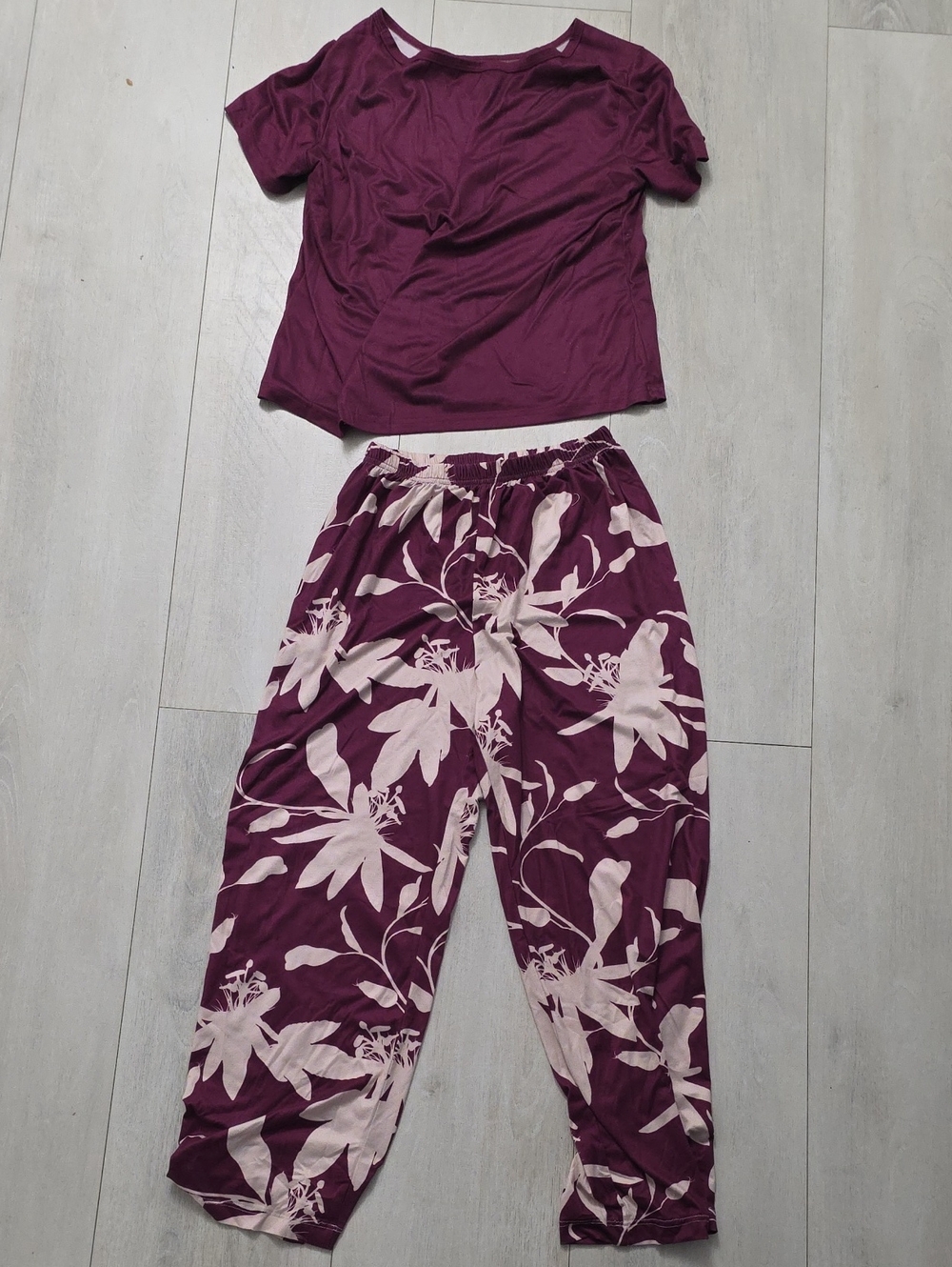 Women’s Two-Piece Sleep Set in Deep Plum Floral